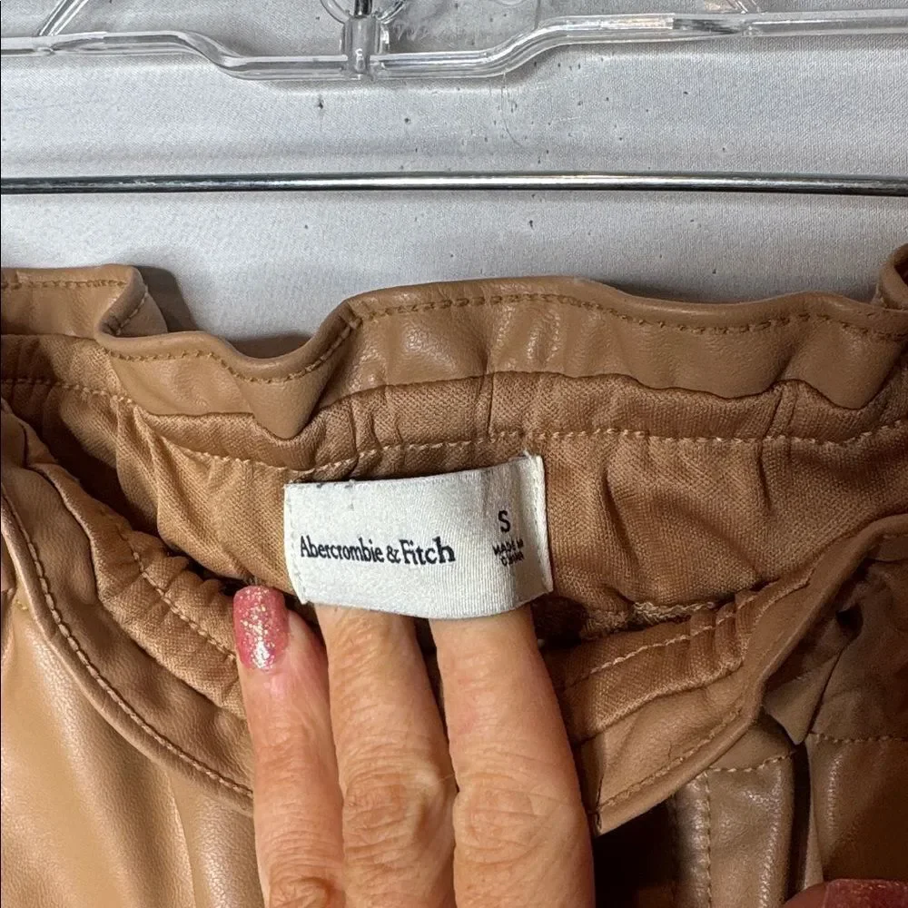 Abercrombie & Fitch Tan Faux Leather Pull On Paper-Bag Waist Joggers. Size Sm.